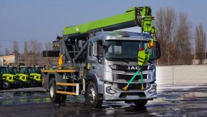 Автокран AVTR-16-ZM