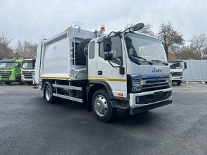 Cміттєвоз із заднім завантаженням АТ-9011 на шасі JAC N120